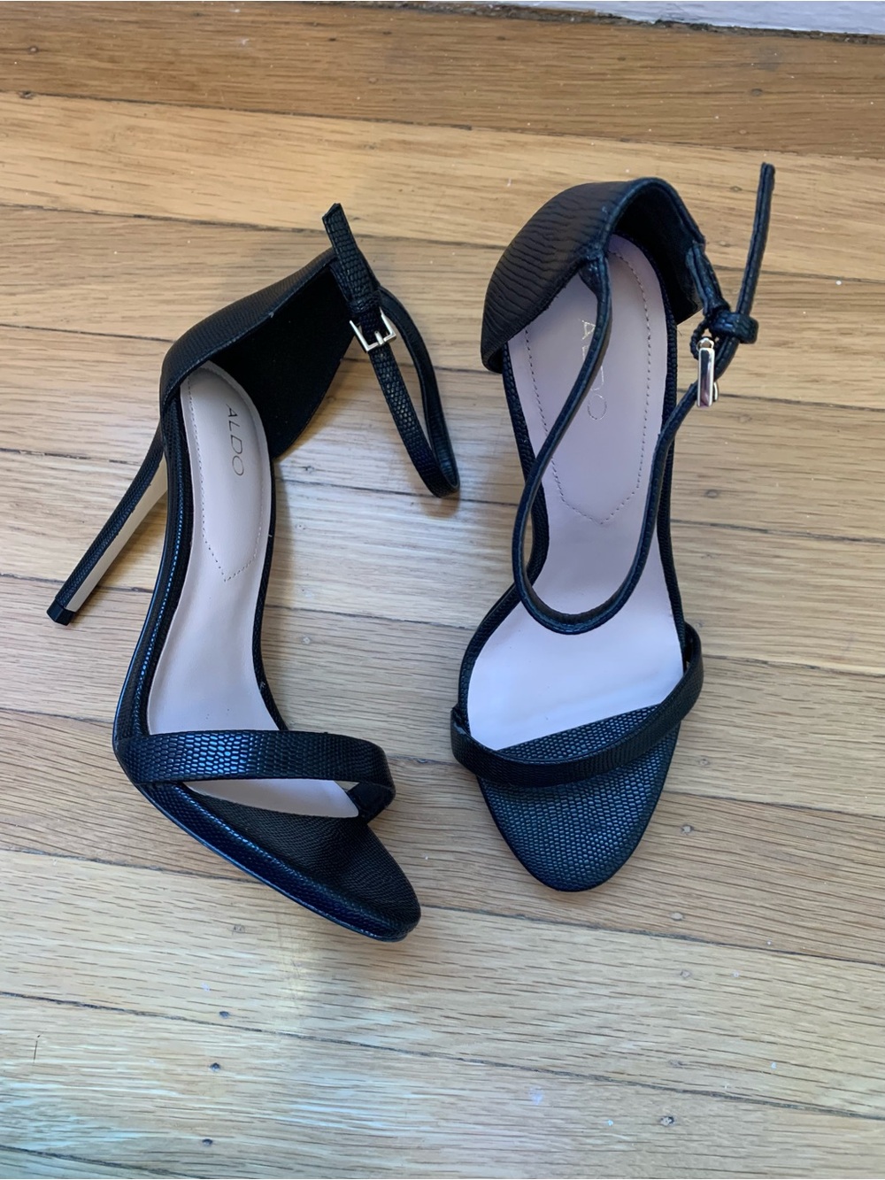 GUC ALDO Hi-Heel Black Women's Ankle Strap Textured Leather Sandals in Size 7.5M - Picture 6 of 15